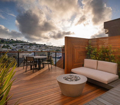 新疆防腐木栈道露台