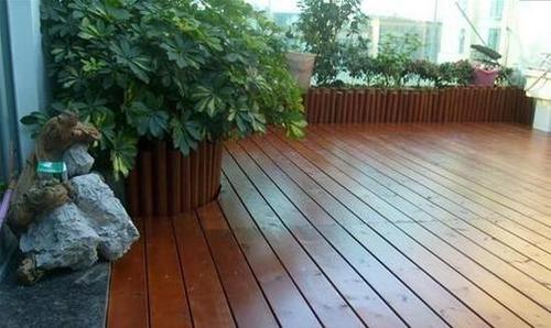 防腐木花园